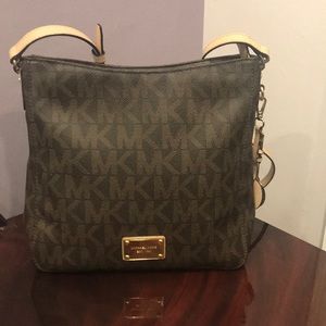 Michael Kors Travel Jet Set Crossbody Bag